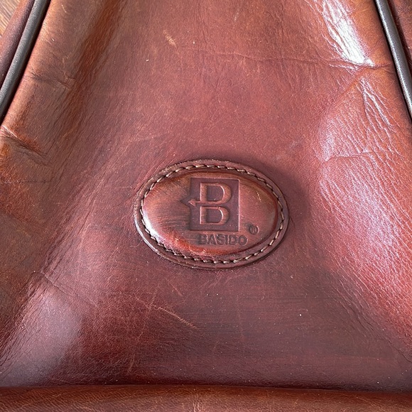 Leather back pack - Picture 2 of 4